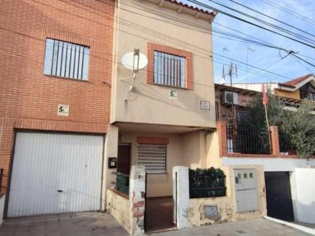 Adosada en venta en Chozas de Canales