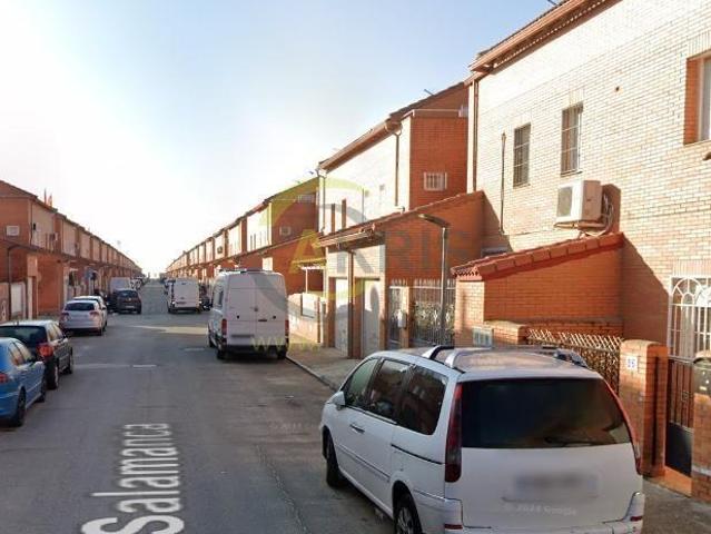 Adosada en venta en Chozas de Canales