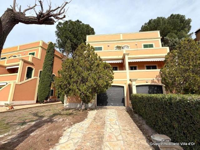 Adosada en venta en Denia