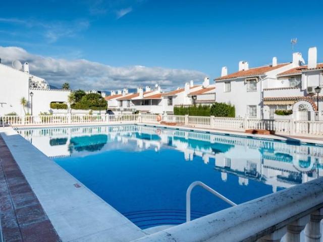 Adosada en venta en Estepona, Nueva Atalaya