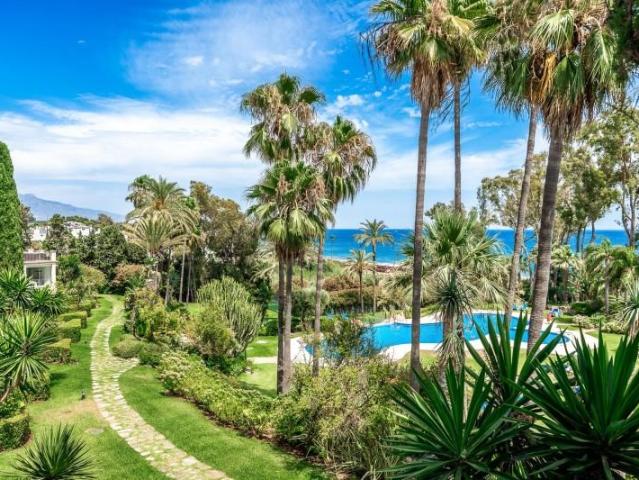 Adosada en venta en Estepona, El Velerín