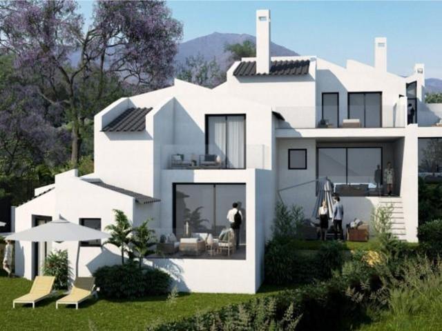 Adosada en venta en Estepona, Urb. Bahia Dorada