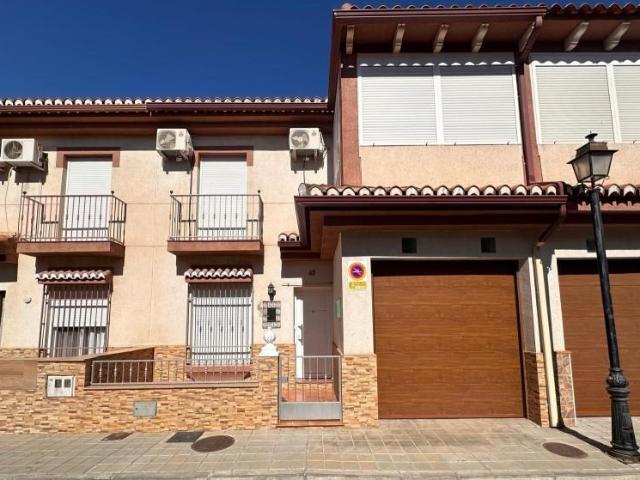 Adosada en venta en Fuente Vaqueros, Vega de granada zona noroeste