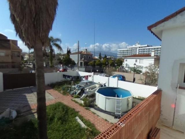 Adosada en venta en Fuengirola, Paseo Marítimo Las Pirámides