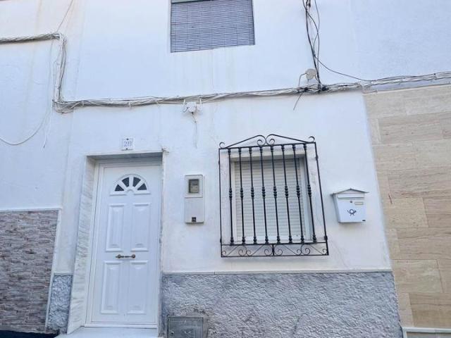 Adosada en venta en Fines