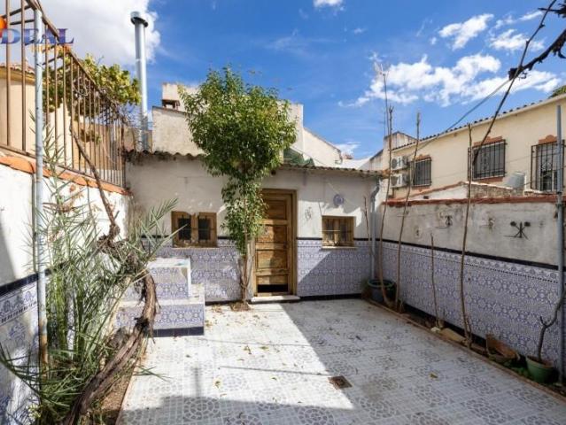 Adosada en venta en Granada, Cerrillo de maracena