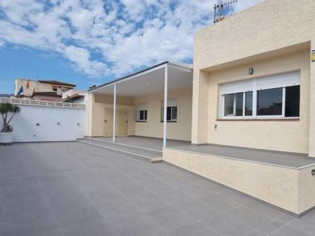 Adosada en venta en La Nucia, Bello horizonte
