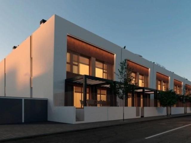 Adosada en venta en Los Dolores, Sector 2