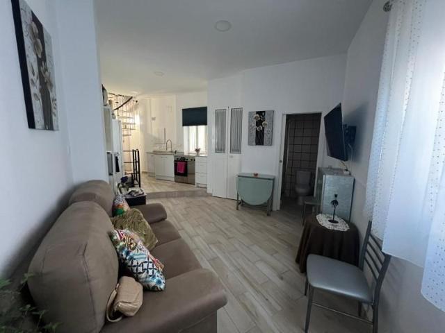 Adosada en venta en Lora del Río, Andalucia