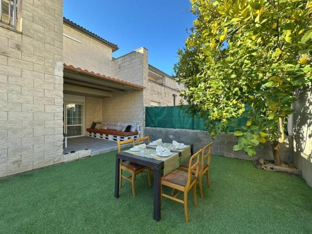Adosada en venta en Puebla de Alfindén, Aragon