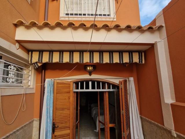Adosada en venta en Puerto de Mazarrón, Centro