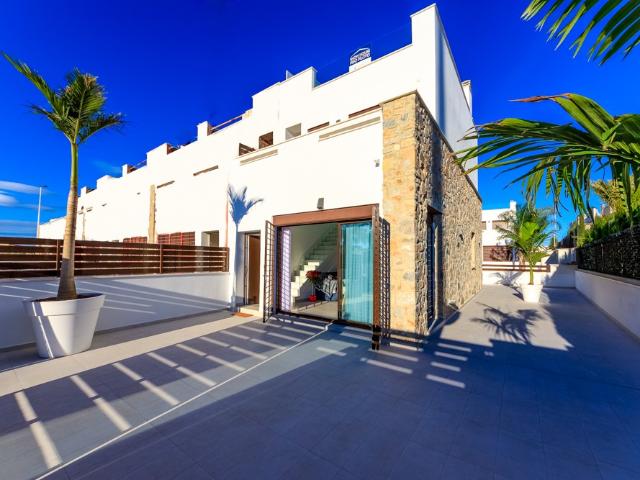 Adosada en Venta en Pilar De La Horadada Alicante
