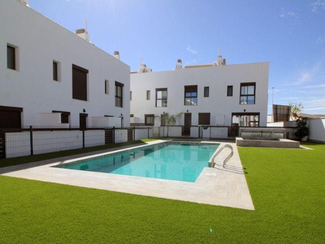 Adosada en venta en Pilar de la Horadada, Zona Pueblo