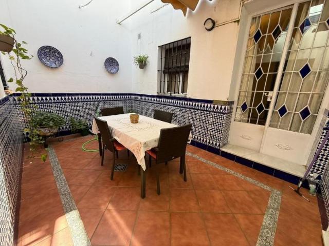 Adosada en venta en Pilas, Andalucia