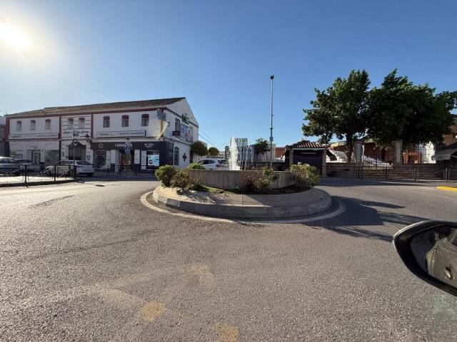 Adosada en venta en Pilas, Andalucia