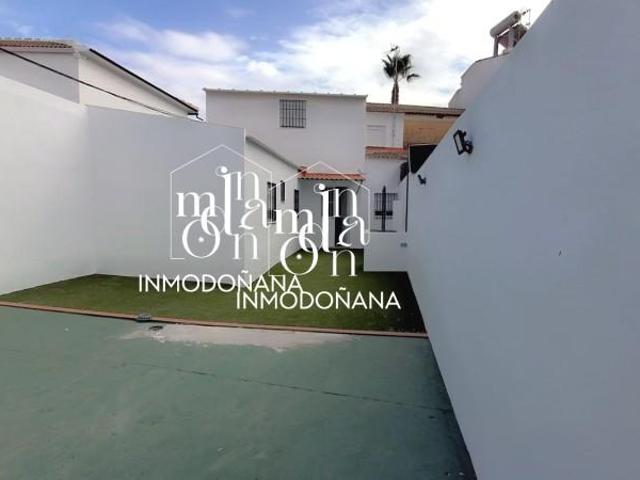 Adosada en venta en Pilas, Pilas