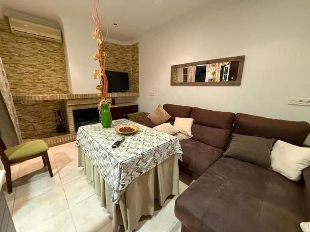 Adosada en venta en Pilas