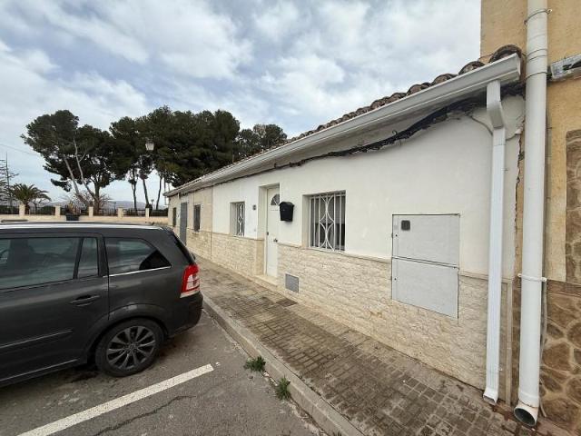 Adosada en venta en Pinoso