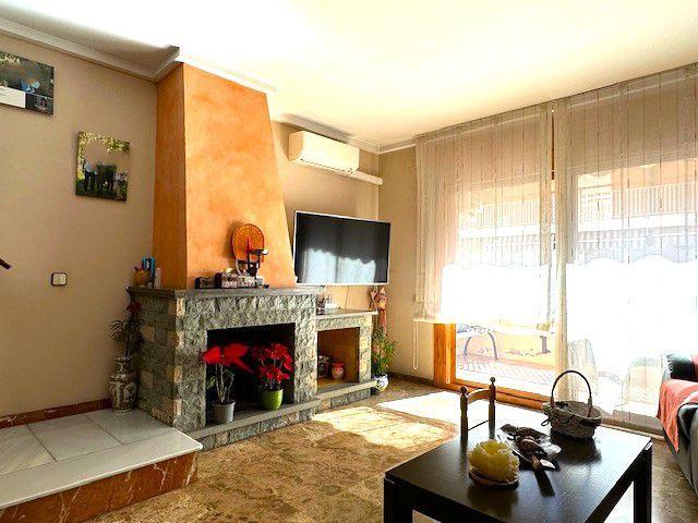 Adosada en venta en Sant Boi de Llobregat, Vinyets Moli Vell