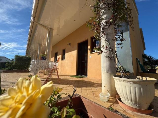 Adosada en venta en Santa Oliva, Cataluña
