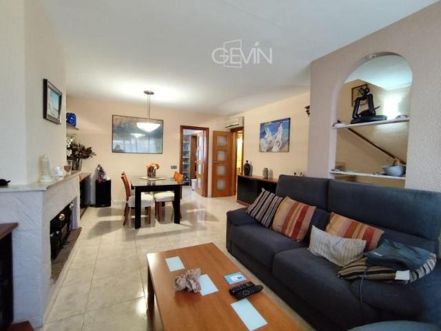 Casa en venta en Santa Perpètua de Mogoda, ZONA TERRABLANCA