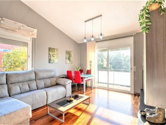 Adosada en venta en Terrassa, CAN PALET DE VISTA ALEGRE