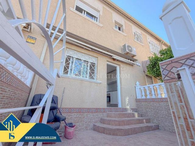 Adosada en venta en Torrevieja, Centro
