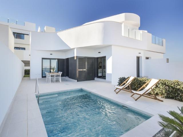 Adosada en Venta en Torrevieja Alicante