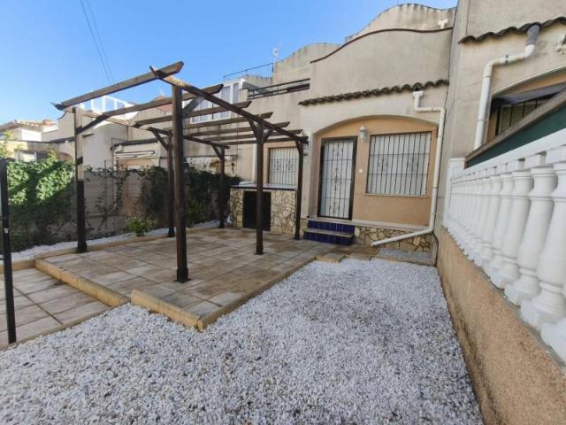 Adosada en venta en Torrevieja, Los balcones
