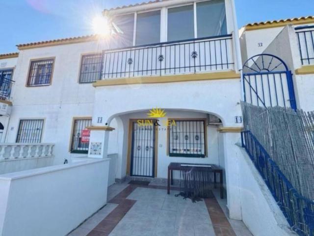 Adosada en venta en Torrevieja, Torrevieja