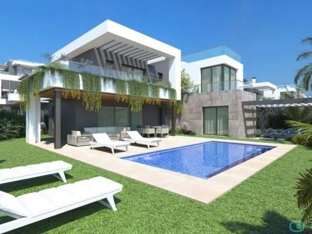 Adosada en venta en Torrevieja, Torrevieja