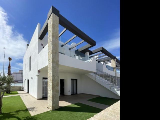 Adosada en venta en Torrevieja, Torrevieja