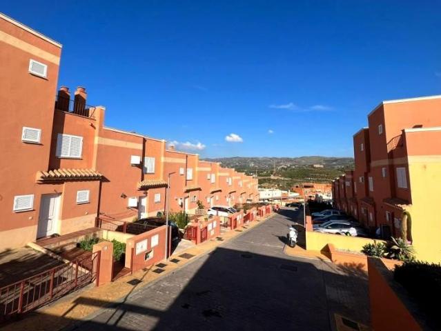 Adosada en venta en Vélez Málaga, Avenida Amatista, 29749