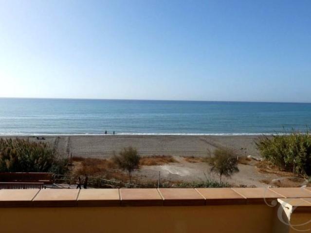 Adosada en venta en Vélez Málaga, Benajarafe