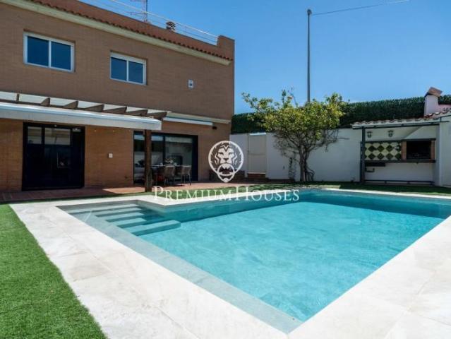 Adosada en venta en Vilanova i la Geltrú, La Collada
