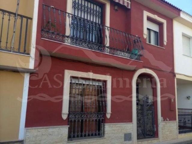 Adosada en venta en Zurgena
