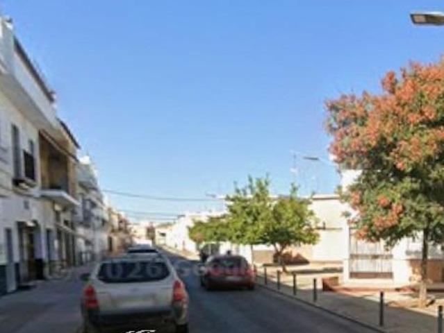 ADOSADO OCUPADO A LA VENTA EN UTRERA
