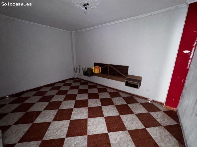 ADOSADO A LA VENTA EN PALMETE