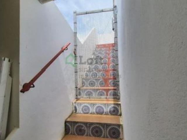 ADOSADO AMUEBLADO CON TERRAZA EN GÉVORA