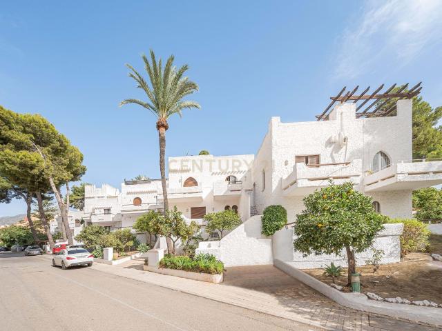 Adosado andando a Puerto Banús