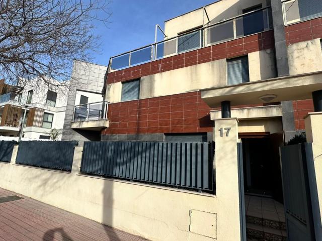 ADOSADO CAMI LA PLANA 17
