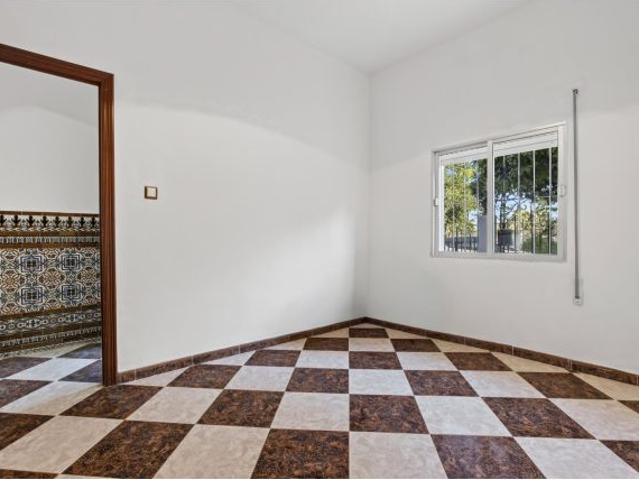 Adosado con dormitorio y baño en planta baja. Junto al Puerto Deportivo de Gelves
