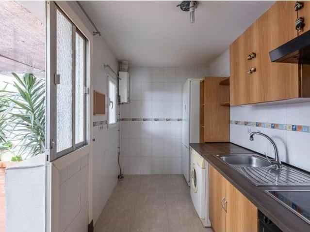 ? Adosado con dos viviendas independientes en Armilla – ¡Ideal para vivir o invertir!