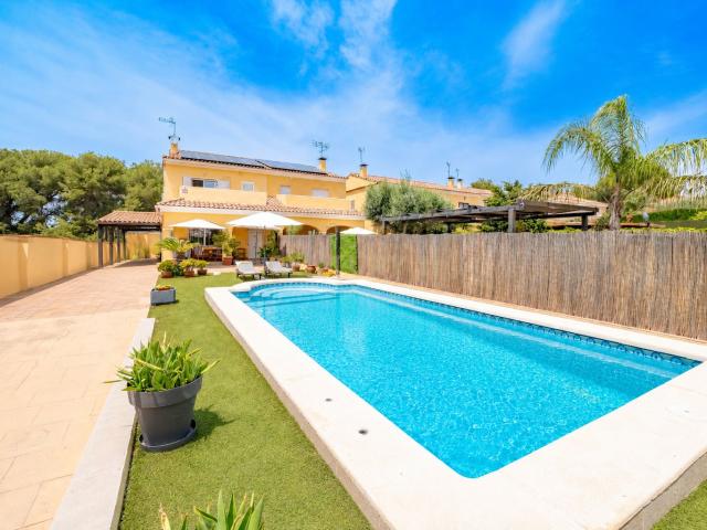 Adosado con encanto, piscina privada y barbacoa privada