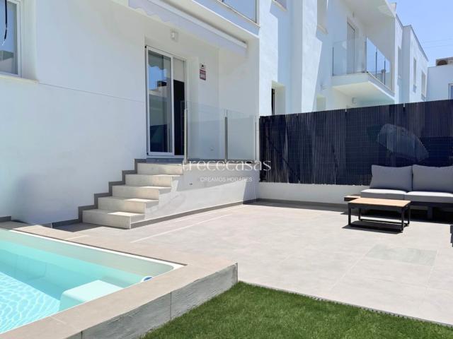 Adosado con piscina privada en Torre en Conill