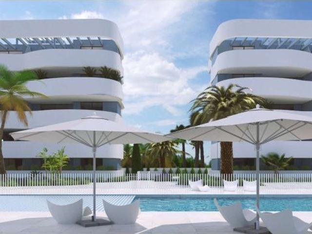 Adosado de obra nueva con solárium y amplias terrazas en residencial con piscina y gimnasio en El Ra