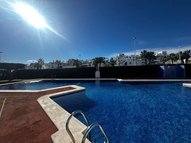 Adosado de 2 dormitorios con vistas al mar, Orihuela Costa