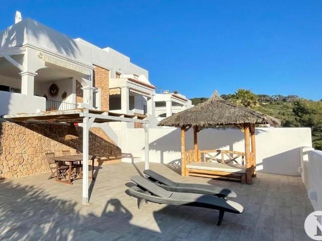 Adosado De 3 Habitaciones Con Vistas Al Mar En Cala Vadella
