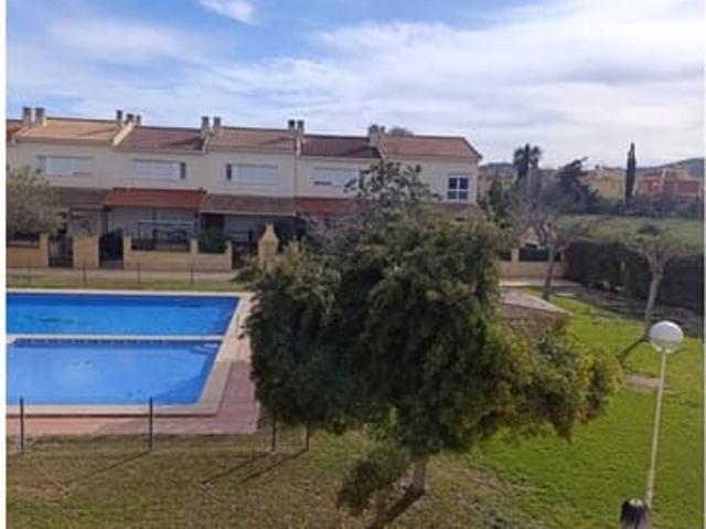 Adosado en alquiler en Aspe, Alicante