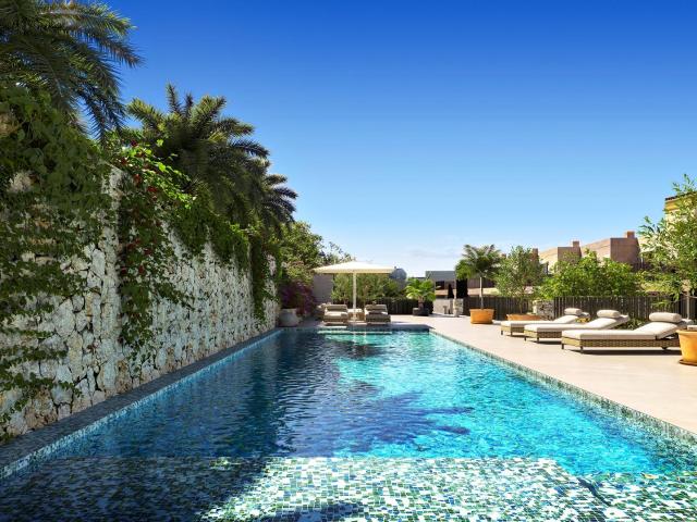 ADOSADO EN ARTA